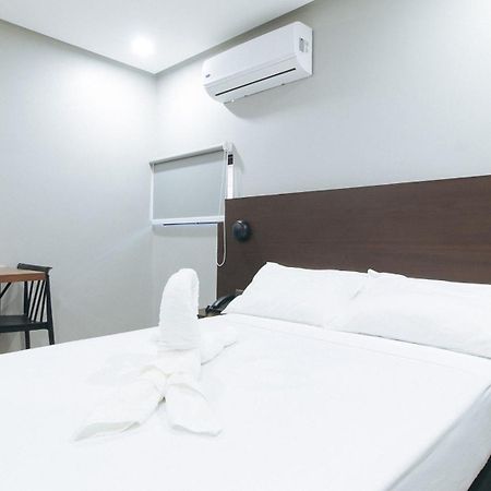 Sunny Day Residences Antipolo Esterno foto