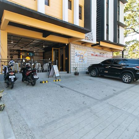 Sunny Day Residences Antipolo Esterno foto